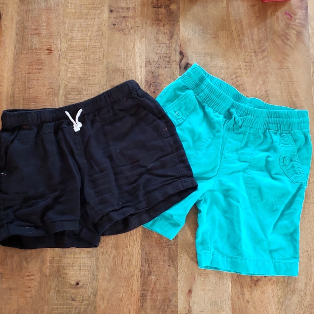 Set of 2 girls shorts M/7-8 EUC